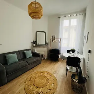 https://joli-studio-sur-le-port.fr-provencehotel.com